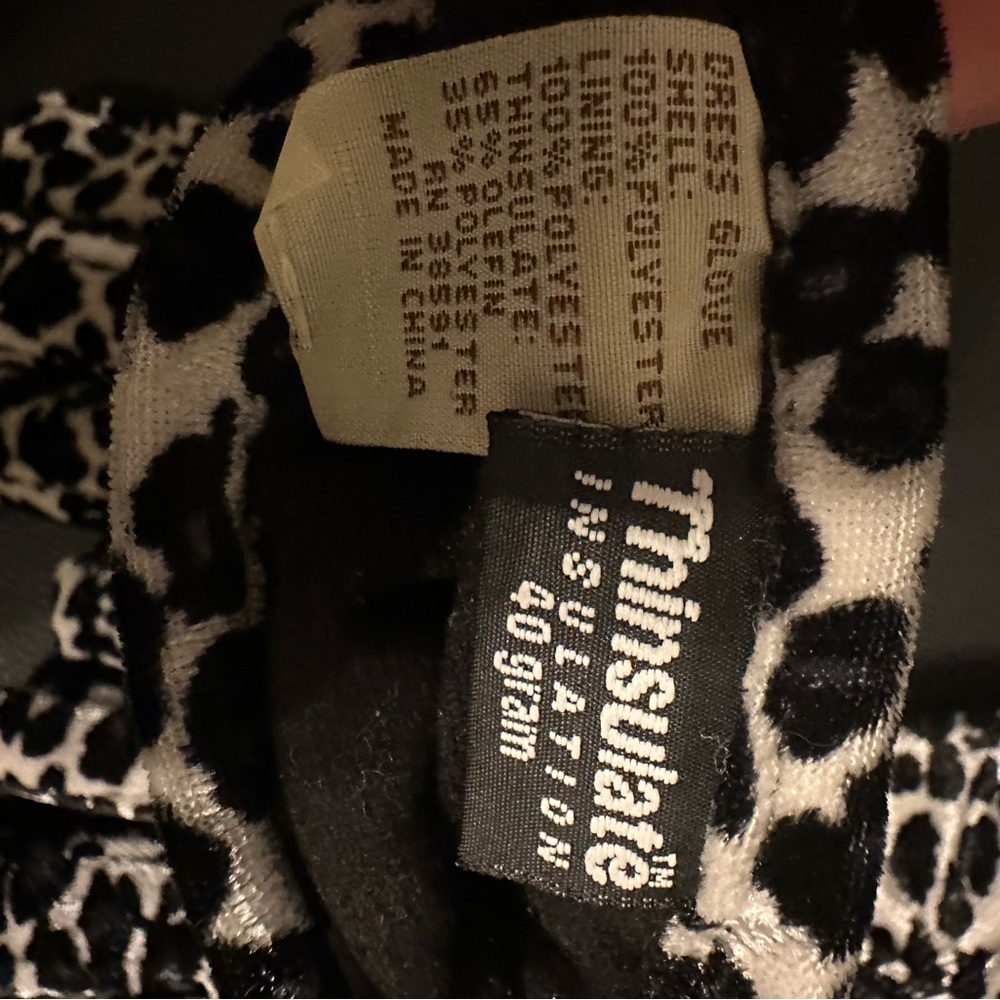 3M Thinsulate Black/White/Grey Patterned Gloves - Picture 3 of 5